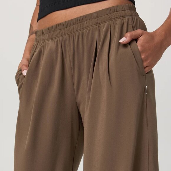 Like New: Vuori Villa Vibes Wideleg Pant Espresso Small Regular - Picture 8 of 8